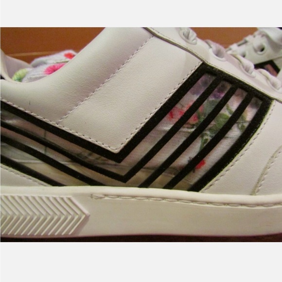 GIORGIO ARMANI New Italy $775 Runway Sneakers White Black Striped Size 36/5.5 US - Picture 2 of 12